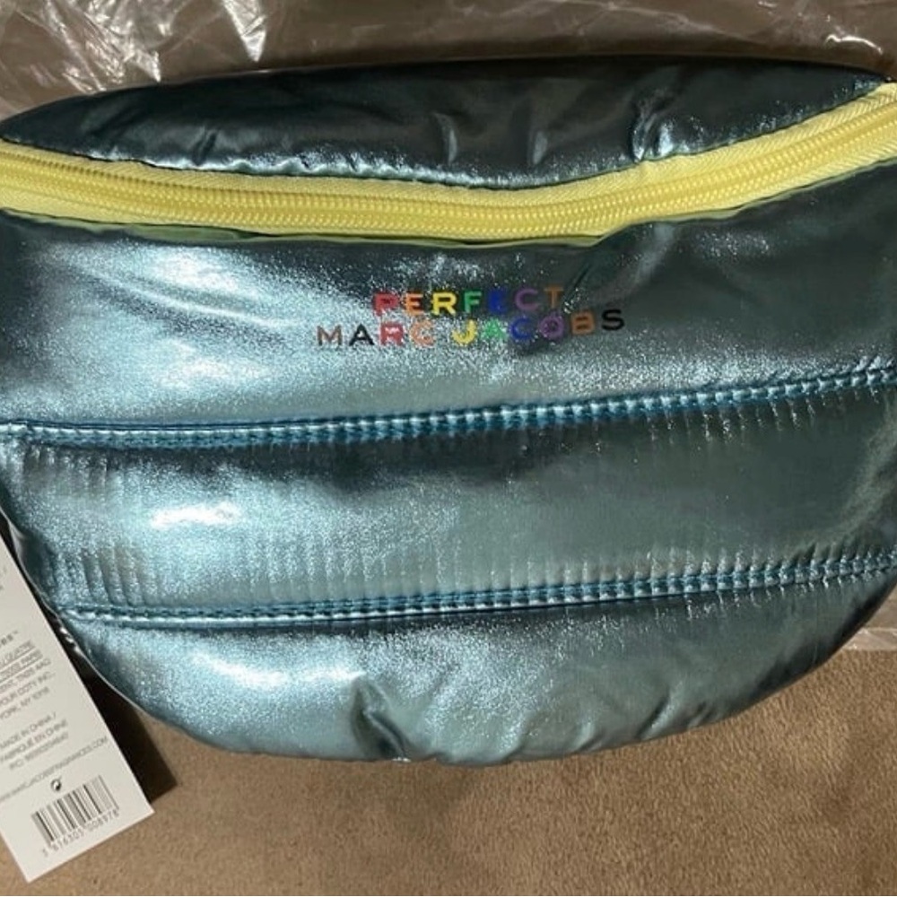 GWP: Marc Jacobs Perfect Metallic Blue Waist Bag